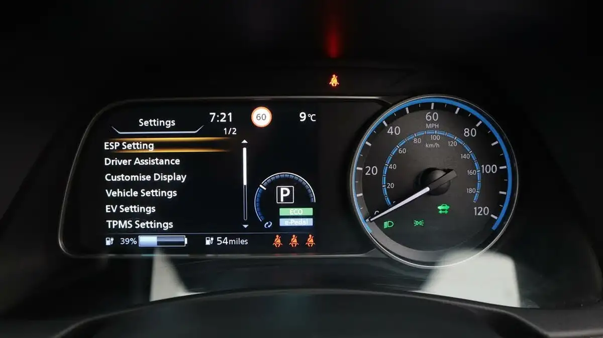 2021-nissan-leaf-e-acenta-big-10