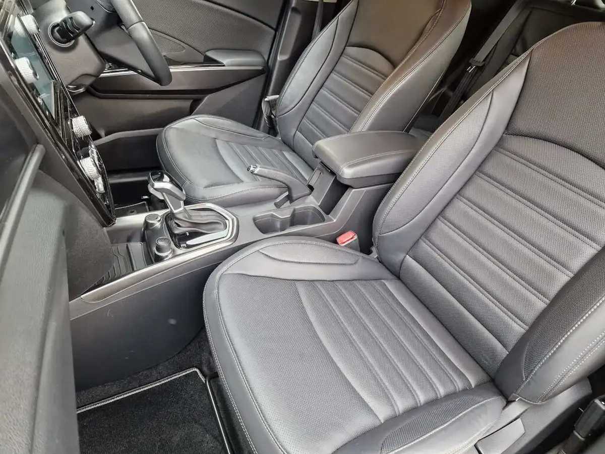 2023-kgm-ssangyong-tivoli-15-ultimate-auto-big-18