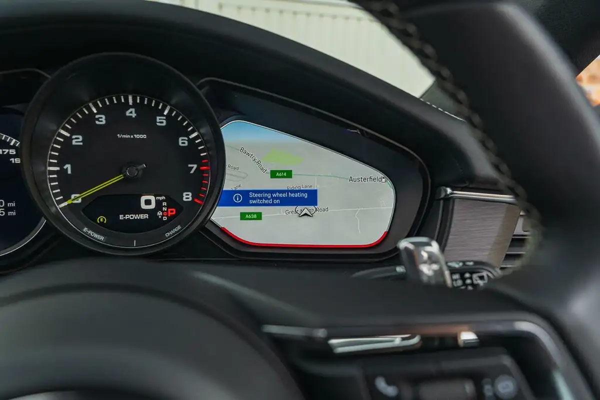 2022-porsche-panamera-30-4-e-hybrid-platinum-edition-sport-turismo-big-45