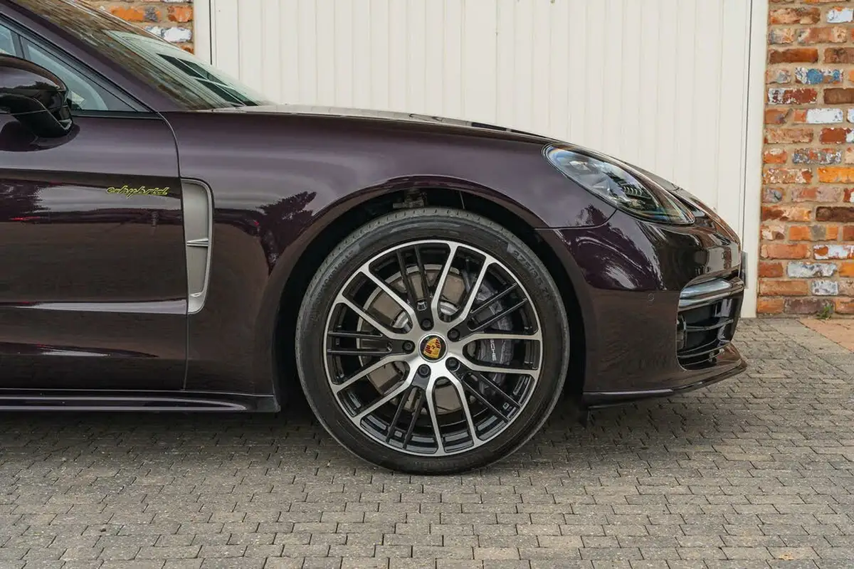 2022-porsche-panamera-30-4-e-hybrid-platinum-edition-sport-turismo-big-21