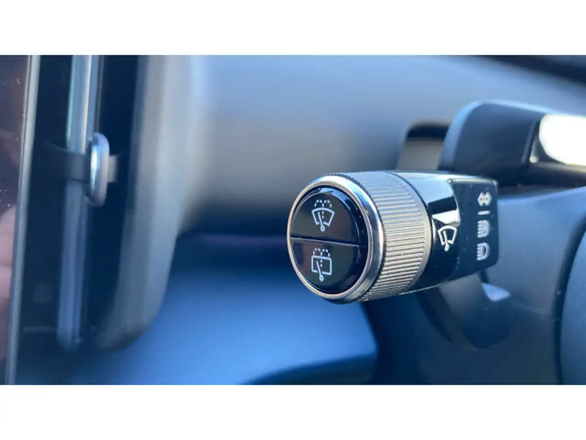 2025-volvo-ex30-e-single-motor-plus-extended-range-big-24