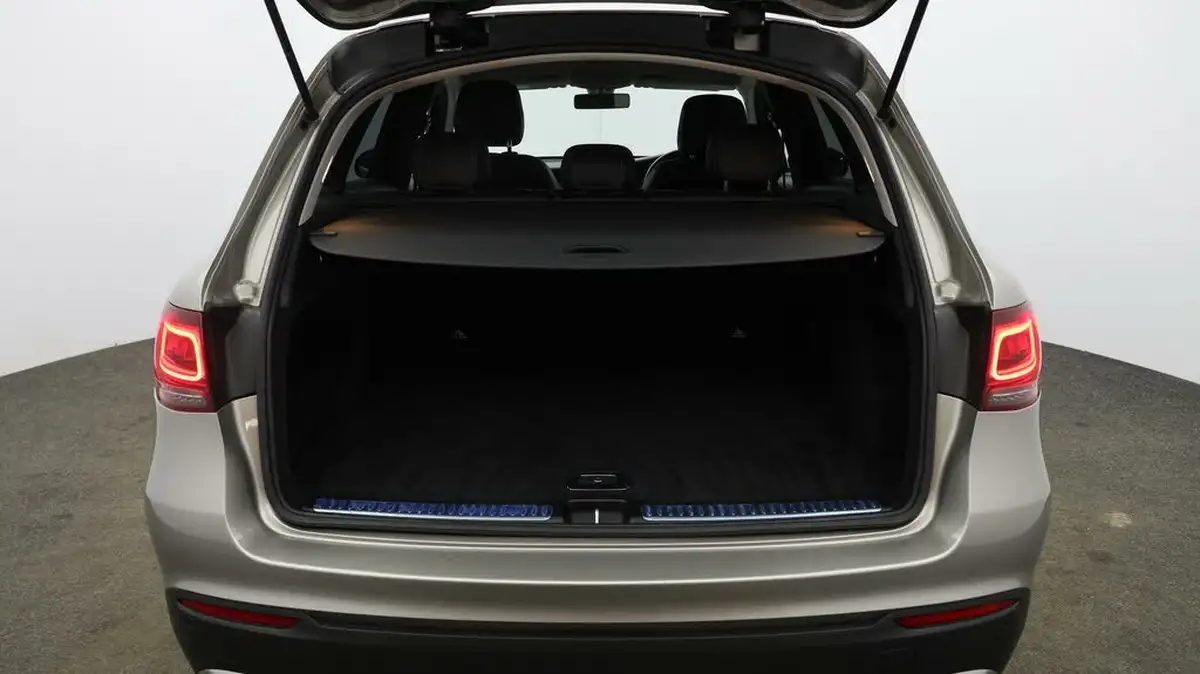 2019-mercedes-benz-glc-class-20d-glc220d-sport-big-16