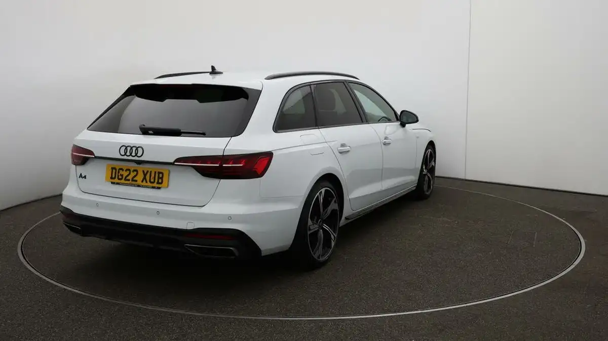 2022-audi-a4-avant-20-35-tfsi-black-edition-s-tronic-big-48