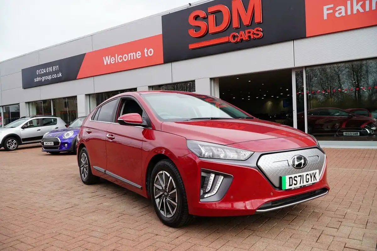 2022-hyundai-ioniq-e-premium-se-electric-big-4