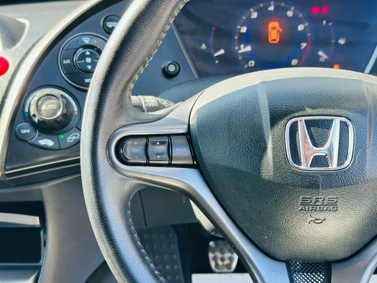 2011-honda-civic-18-si-i-vtec-big-44
