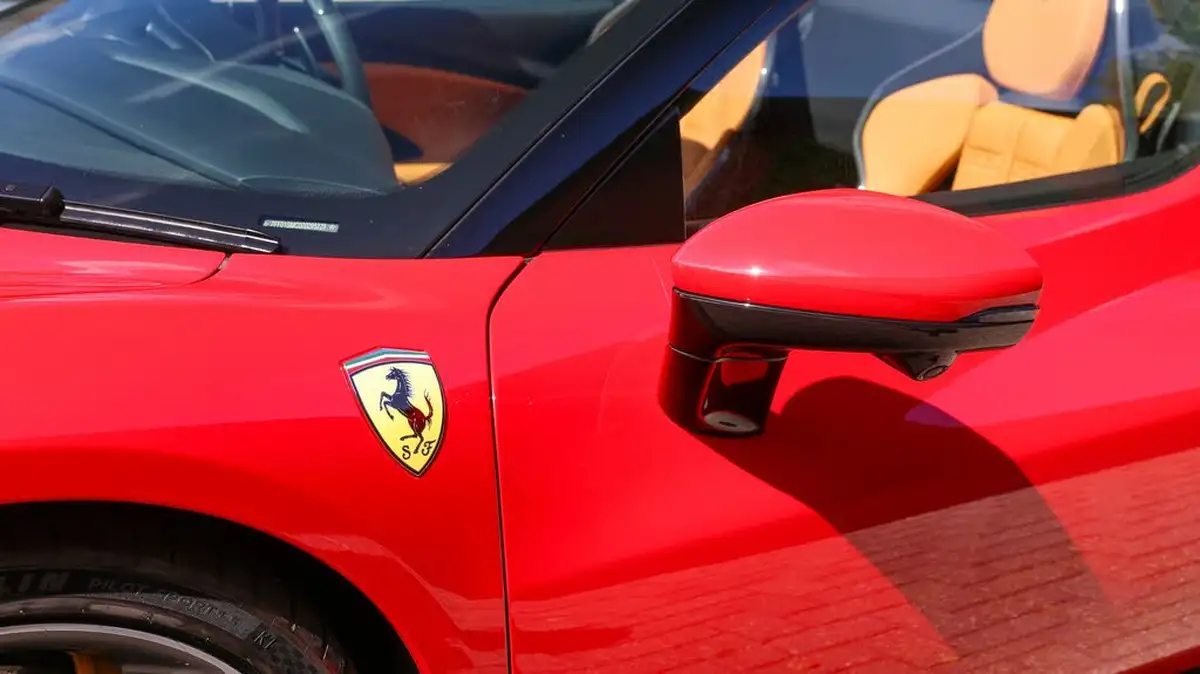 2023-ferrari-296-gts-big-23
