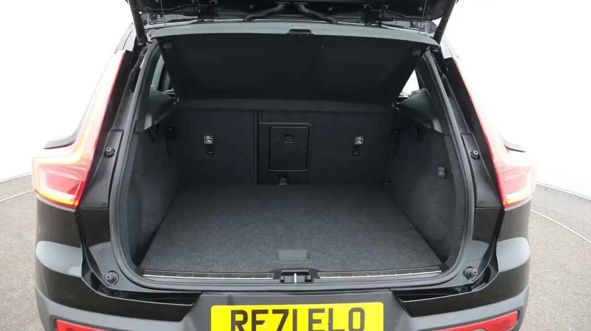 2021-volvo-xc40-15-t3-inscription-161bhp-auto-big-17