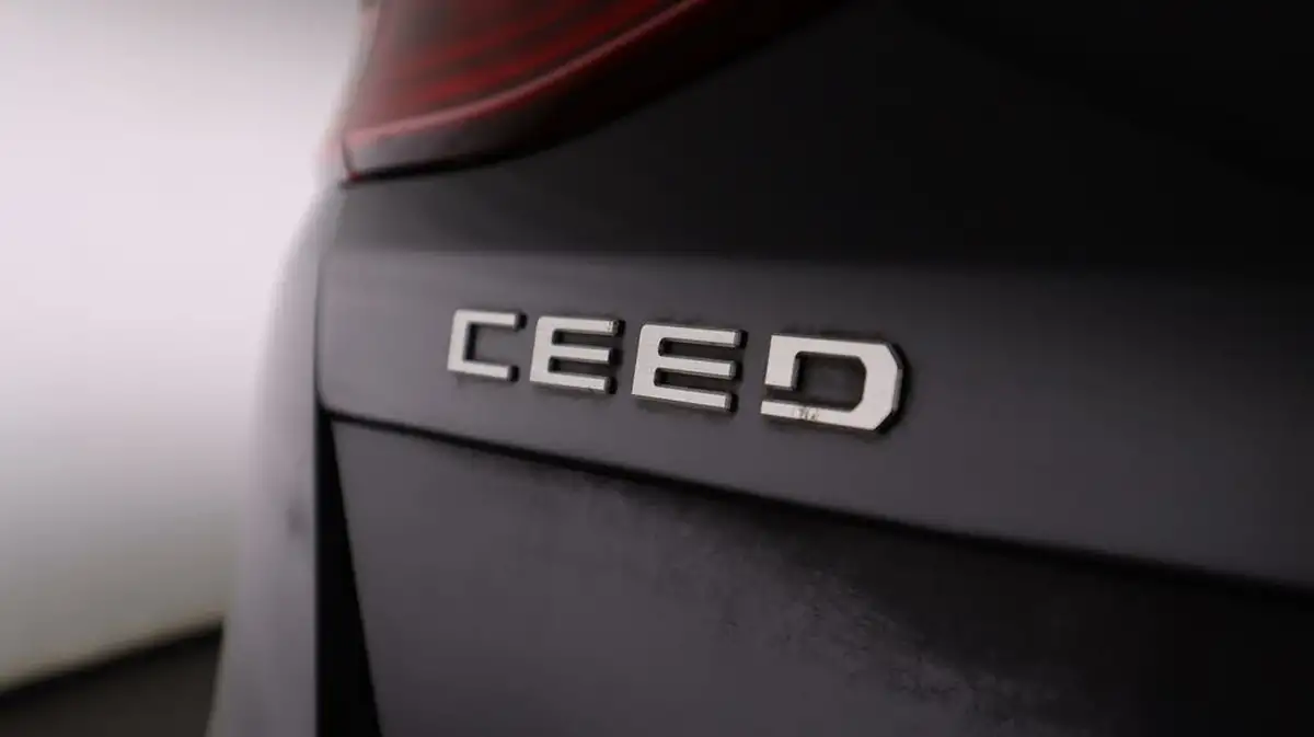 2023-kia-ceed-15-t-gdi-2-158bhp-non-adap-hatchback-big-25