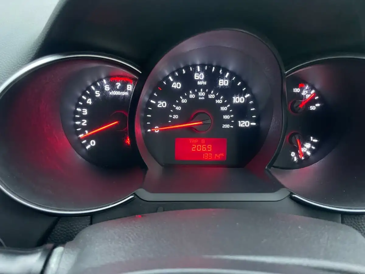 2016-kia-picanto-10-sr7-3d-big-26