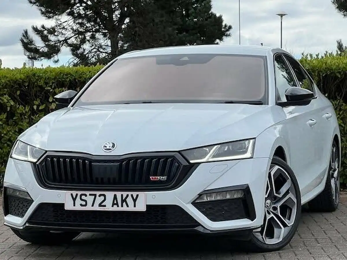 2022-skoda-octavia-20tdi-vrs-4x4-hatchback-big-1