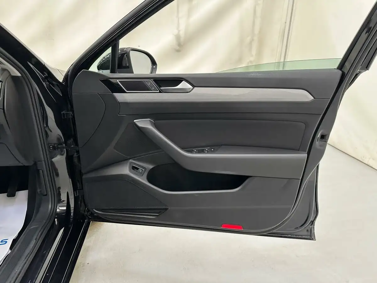 2021-volkswagen-passat-15-tsi-se-nav-estate-5d-big-9