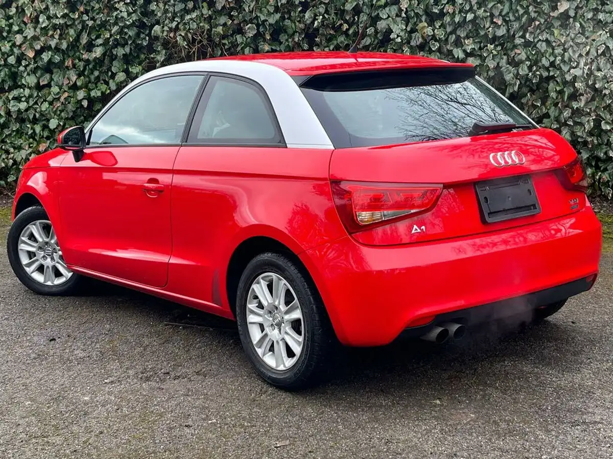 2013-audi-a1-big-53