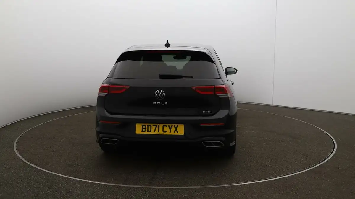 2021-volkswagen-golf-big-51