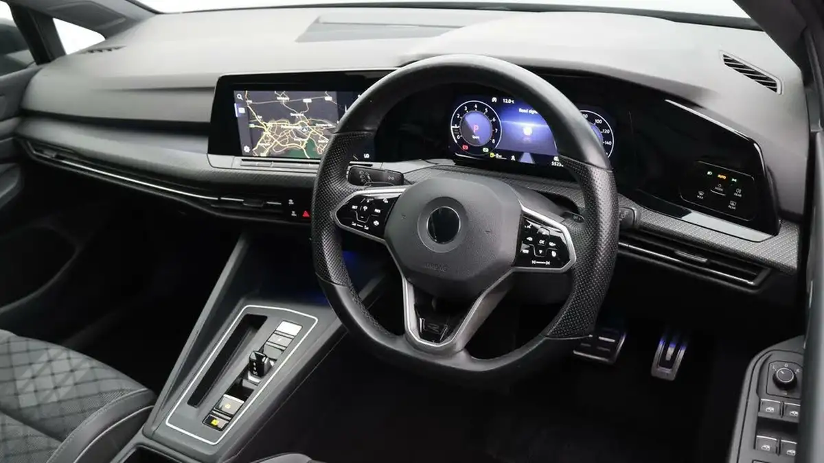 2021-volkswagen-golf-big-9