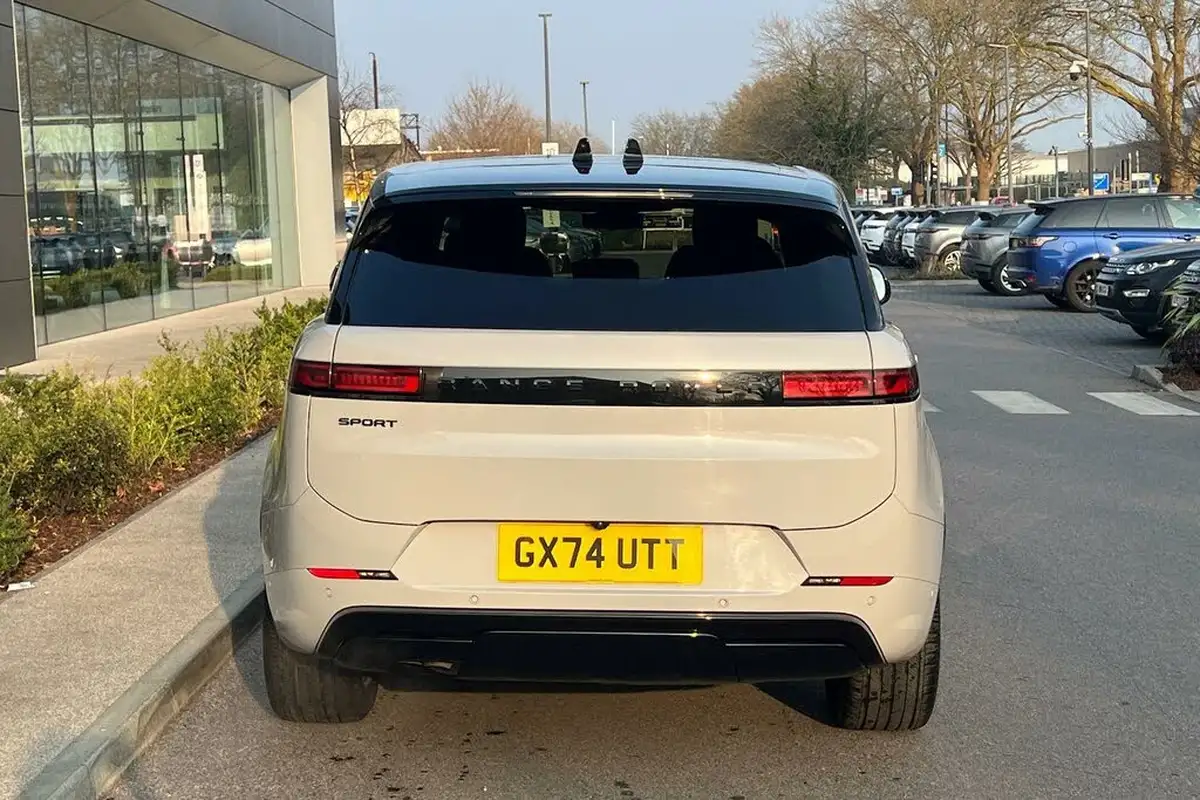 2024-land-rover-range-rover-sport-30-d350-autobiography-big-12