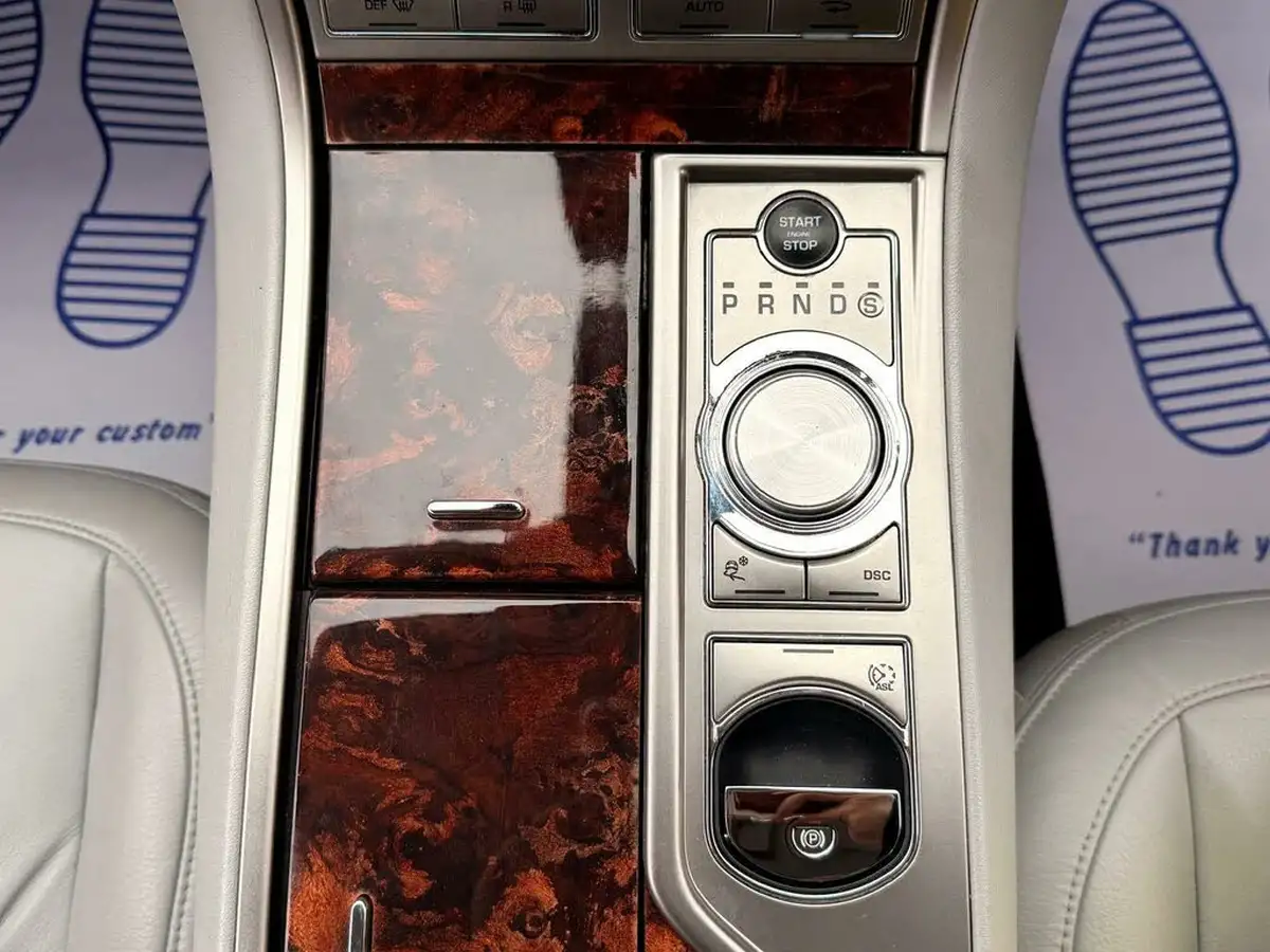 2010-jaguar-xf-30-luxury-big-13