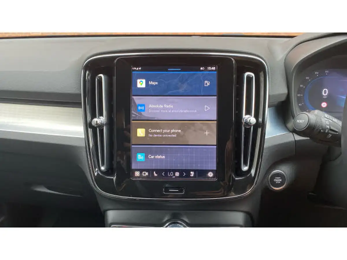 2024-volvo-xc40-20-b3-plus-big-20