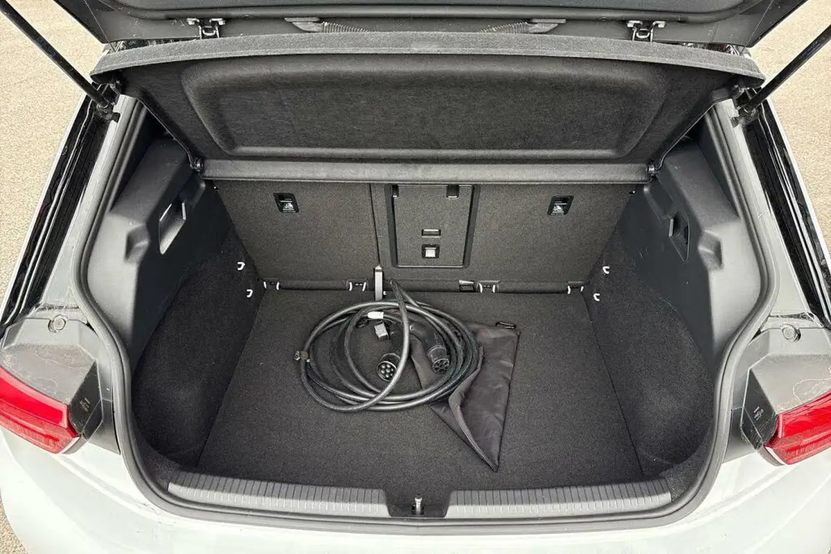 2020-volkswagen-id3-e-business-big-54
