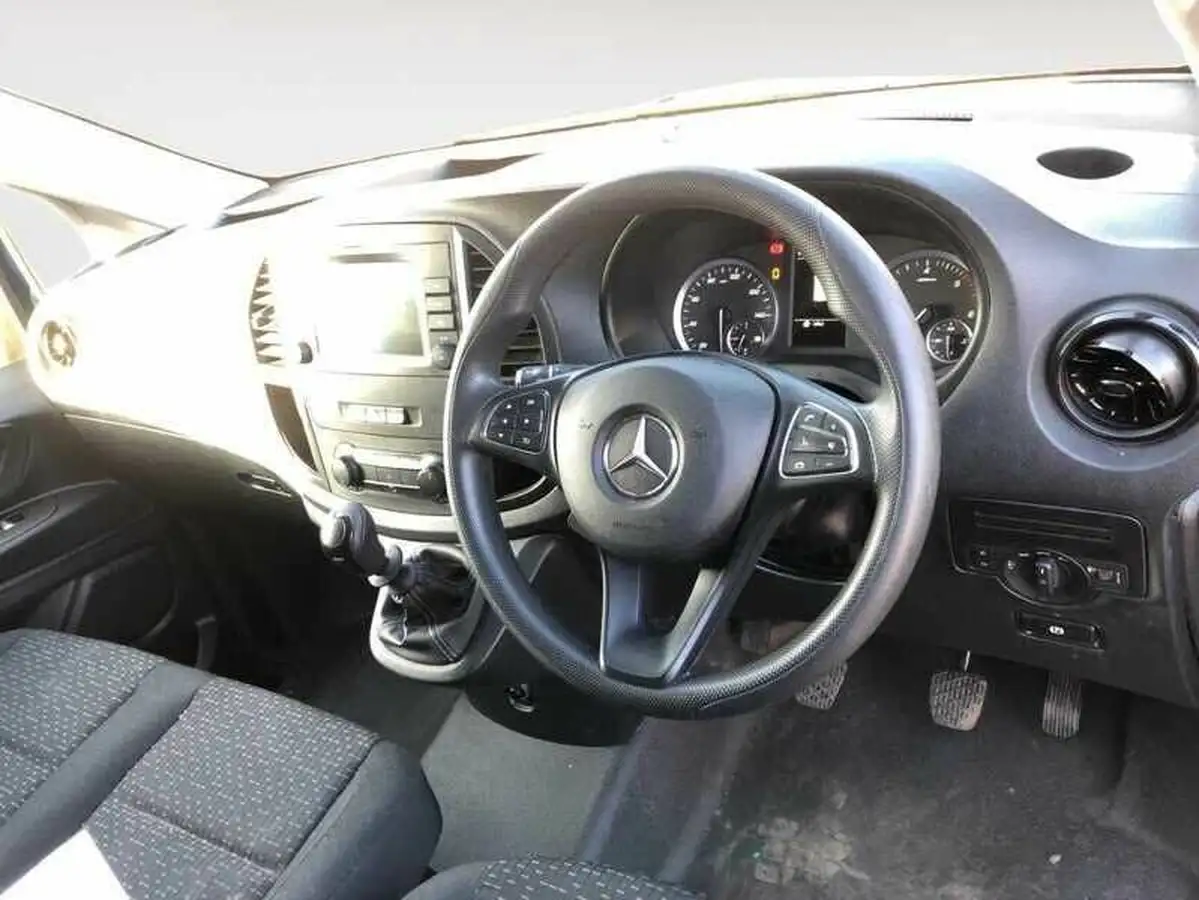 2021-mercedes-benz-vito-18-cdi-110-progressive-l1-panel-big-4