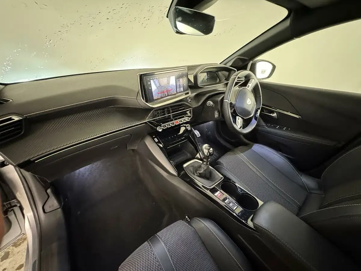 2024-peugeot-208-12-puretech-gt-100ps-big-6