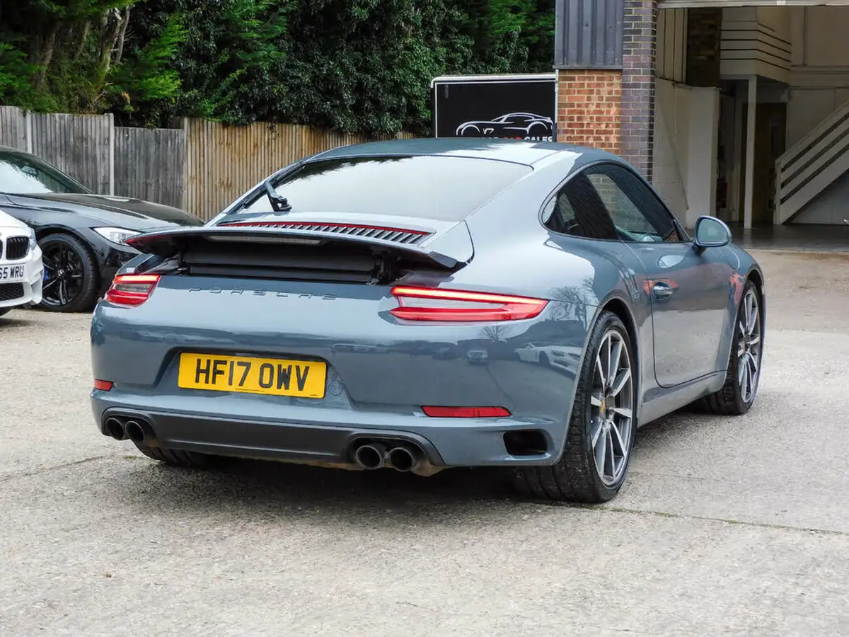 2017-porsche-911-30-carrera-s-420bhp-coupe-pdk-big-17