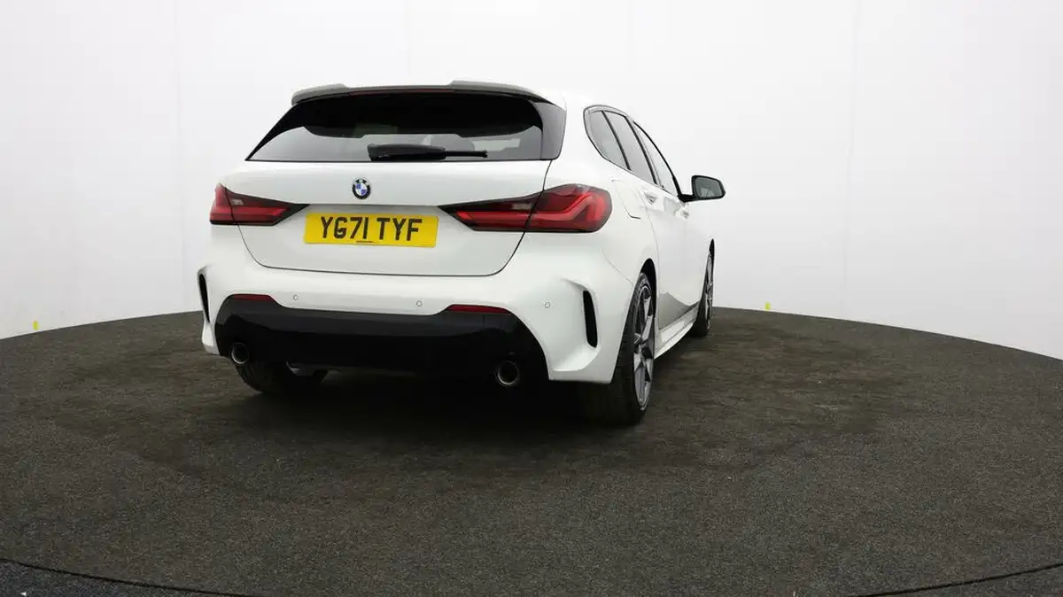 2021-bmw-1-series-20td-118d-m-sport-lcp-big-73