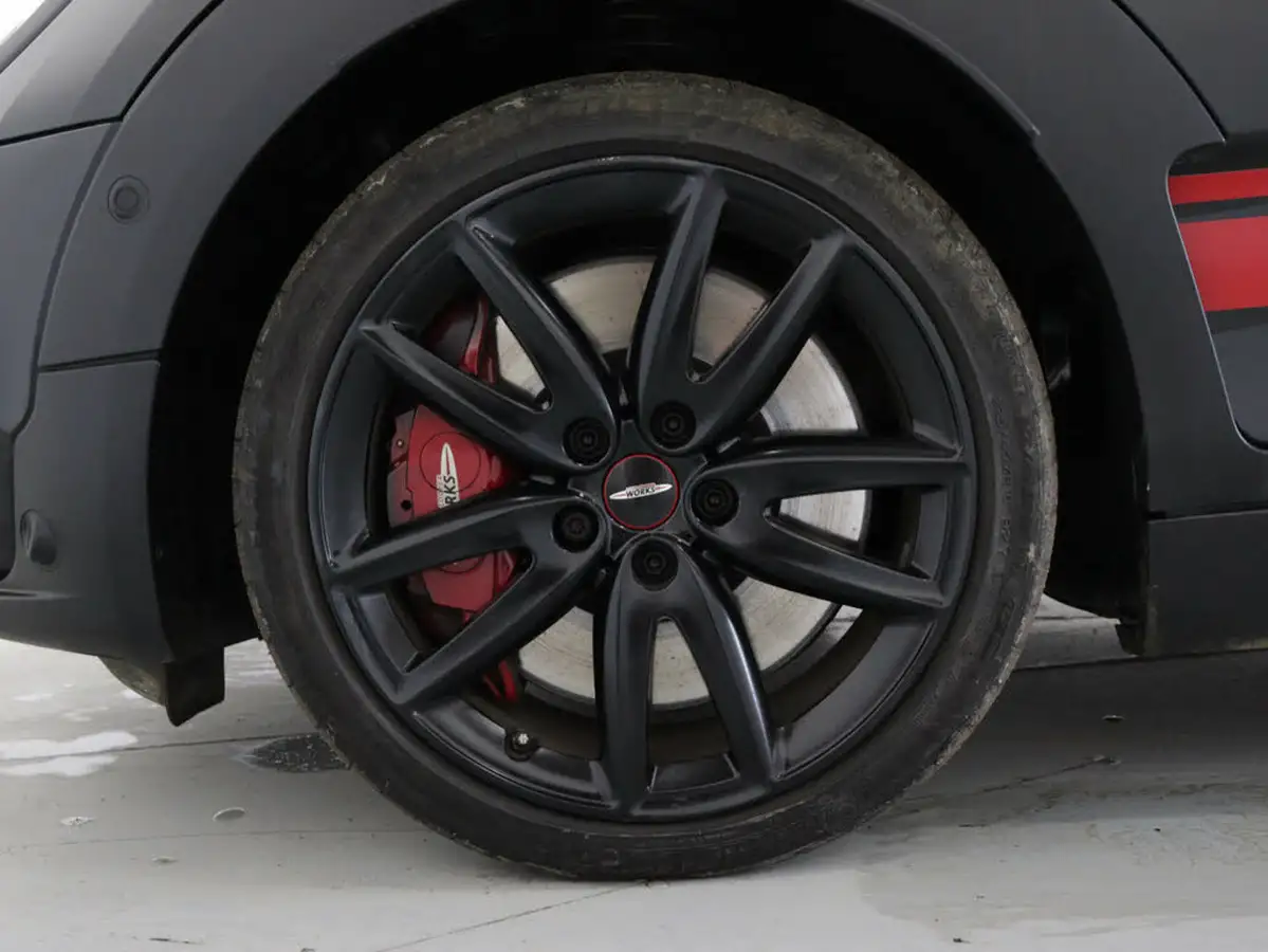 2019-mini-clubman-20-john-cooper-works-big-9
