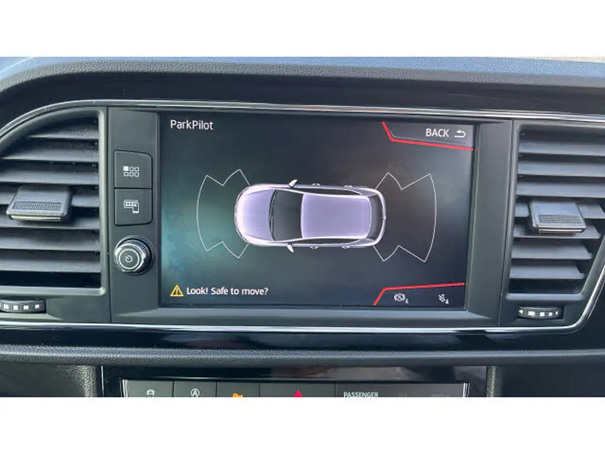 2019-seat-leon-20-tsi-fr-sport-hatchback-big-36