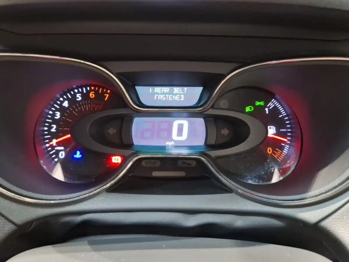 2019-renault-captur-09-tce-play-big-9