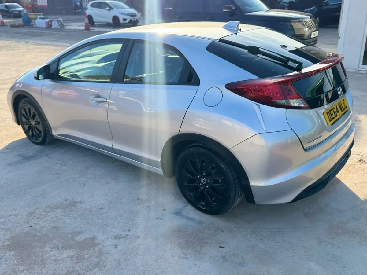 2014-honda-civic-16td-s-hatchback-big-14
