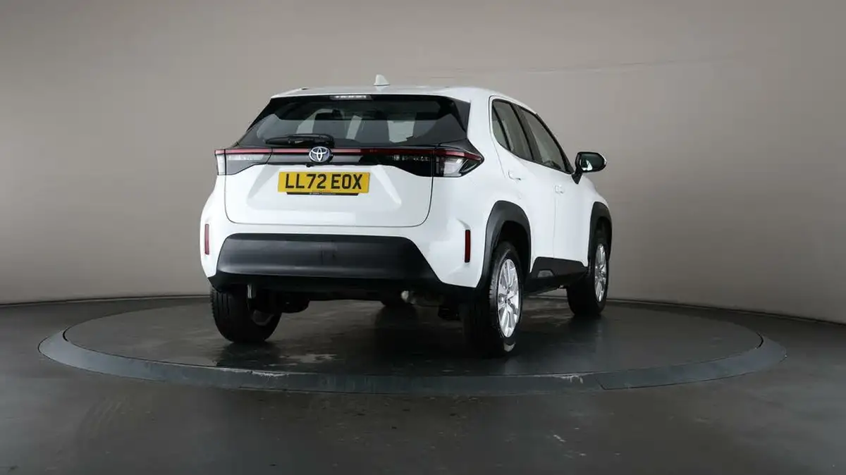 2023-toyota-yaris-cross-15-vvt-i-icon-big-59