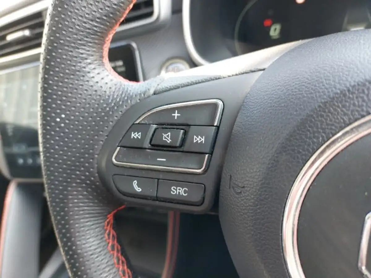2022-mg-zs-suv-e-trophy-connect-ev-156ps-long-range-big-13