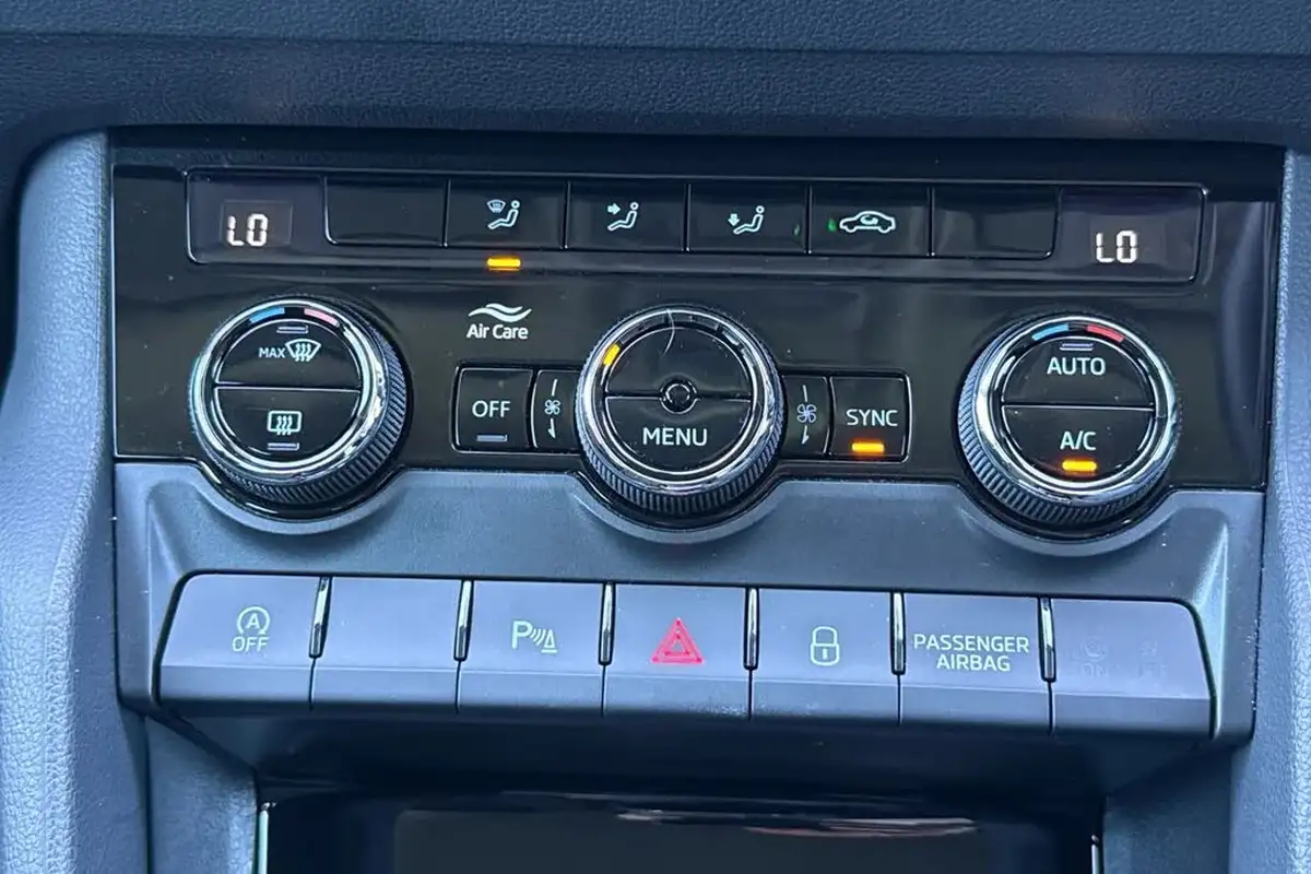 2022-skoda-karoq-15-tsi-se-technology-dsg-big-21