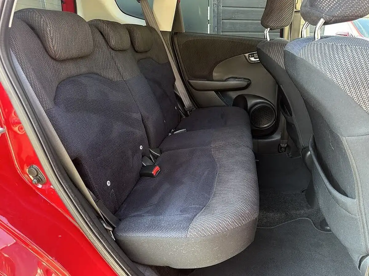 2014-honda-jazz-14-es-plus-big-5