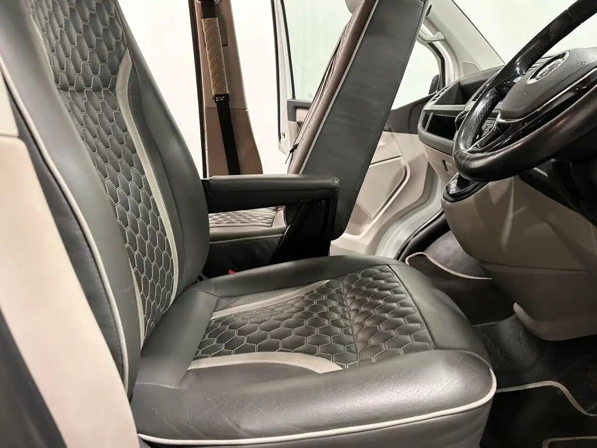 2016-volkswagen-transporter-20tdi-t32-highline-bmt-102ps-swb-panel-van-big-16