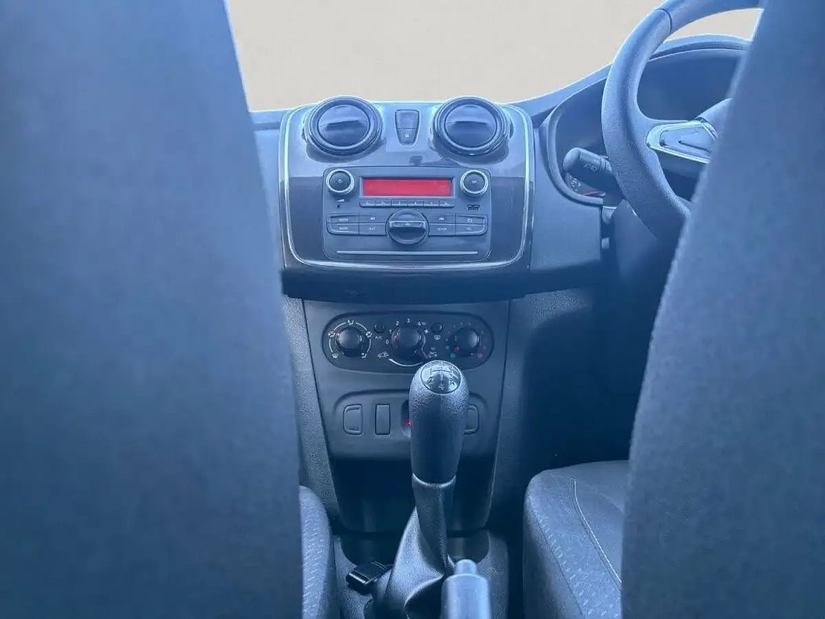 2020-dacia-sandero-10-sce-essential-big-12