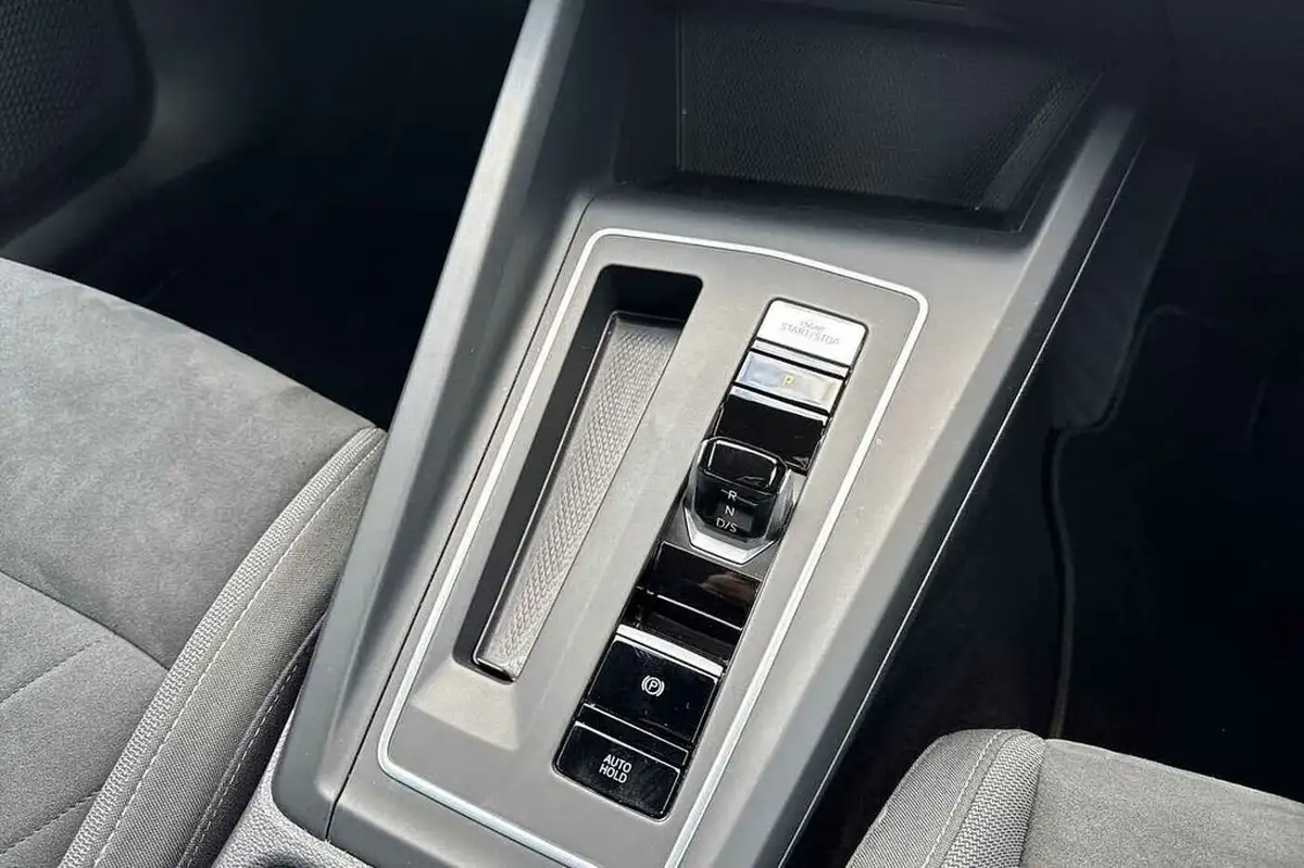 2022-volkswagen-golf-15-etsi-style-130ps-hatchback-big-16
