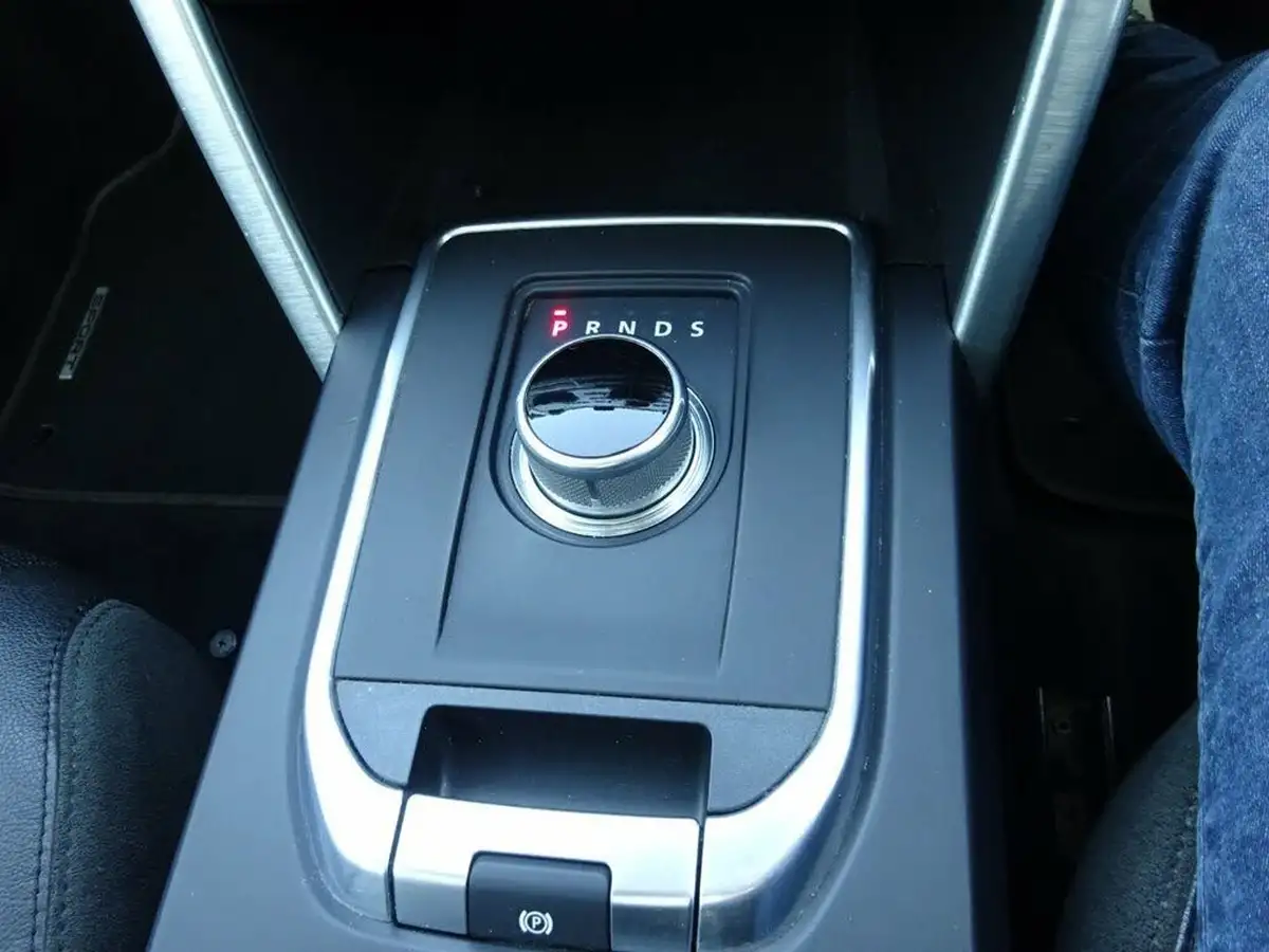 2015-land-rover-discovery-sport-20td4-hse-180ps-auto-big-21