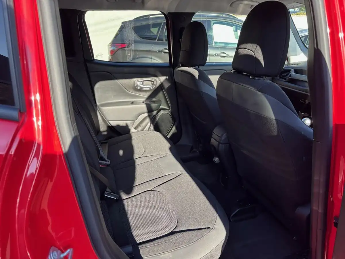 2020-jeep-renegade-10-gse-night-eagle-big-7