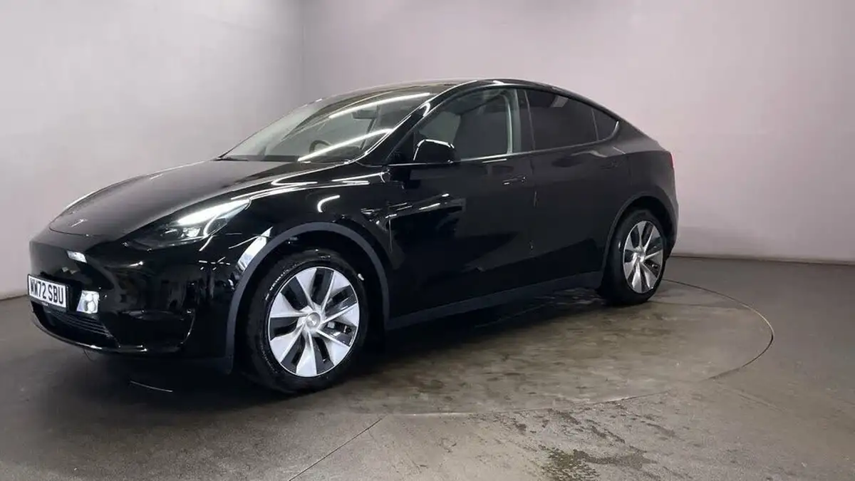2022-tesla-model-y-e-long-range-big-3