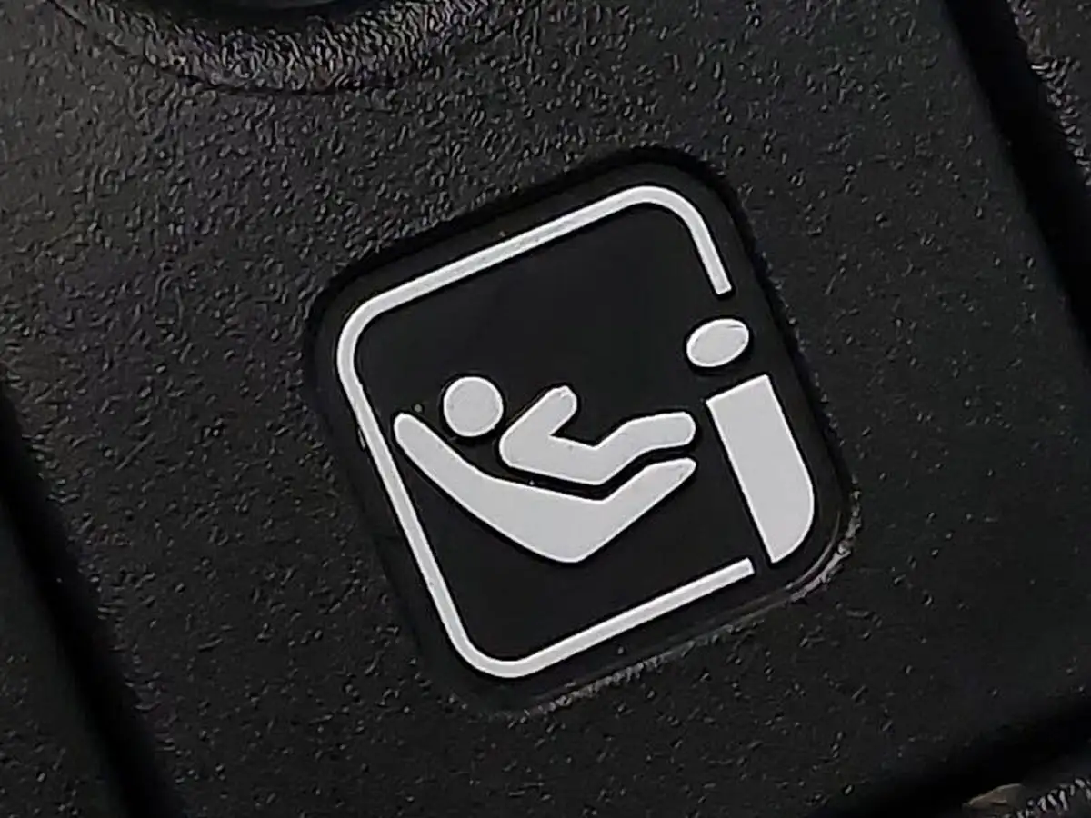 2023-mazda-mazda2-15-select-big-11