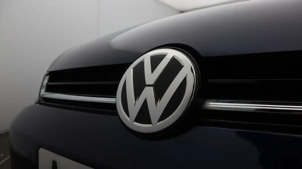 2020-volkswagen-golf-20tdi-gt-edition-estate-dsg-big-20