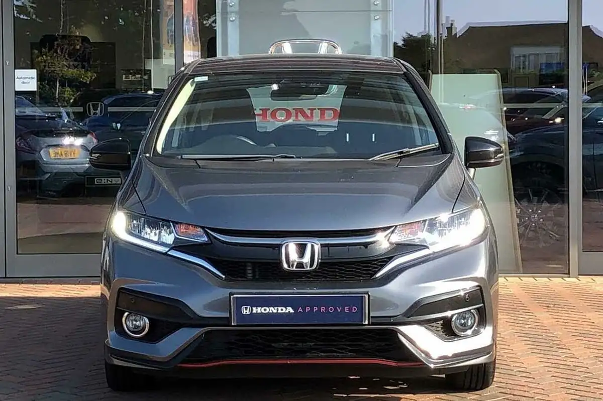 2018-honda-jazz-15-i-vtec-sport-navi-big-6