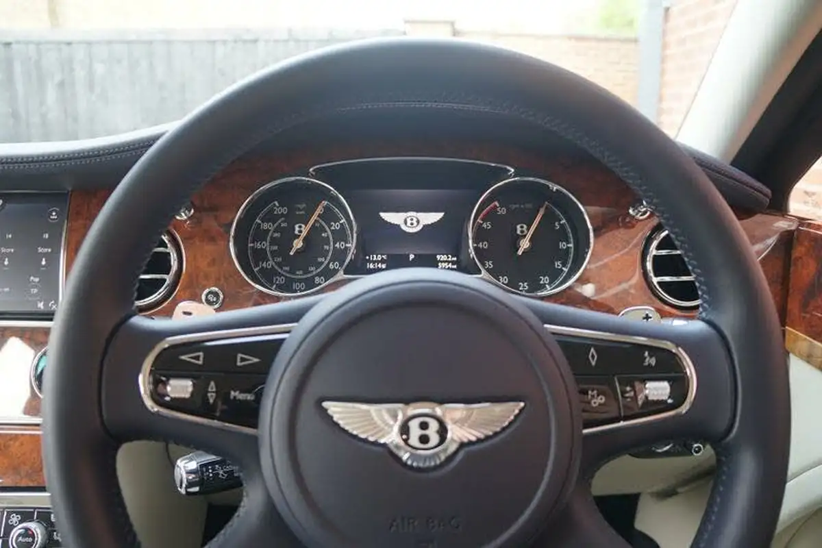 2019-bentley-mulsanne-big-25