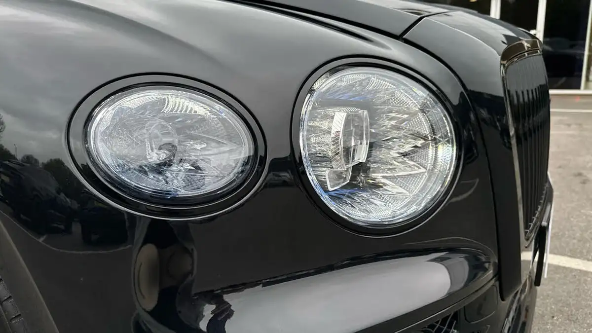 2023-bentley-flying-spur-40-v8-mulliner-big-8