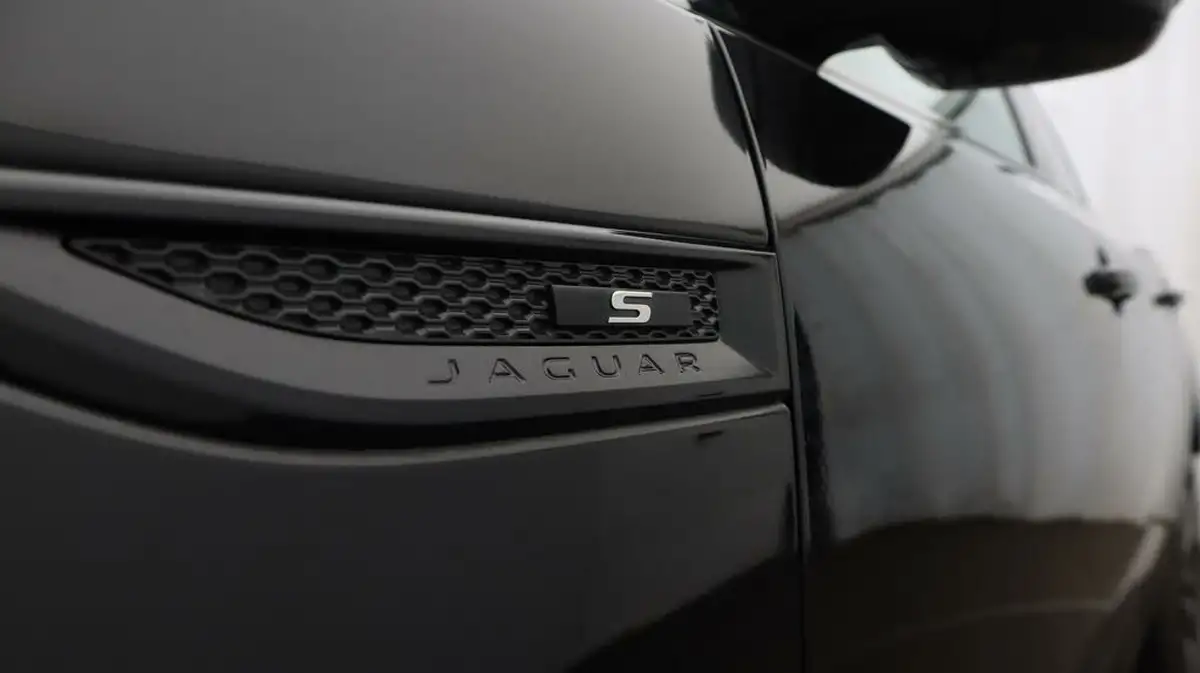 2019-jaguar-e-pace-20-i4d-r-dynamic-s-150ps-awd-auto-big-20