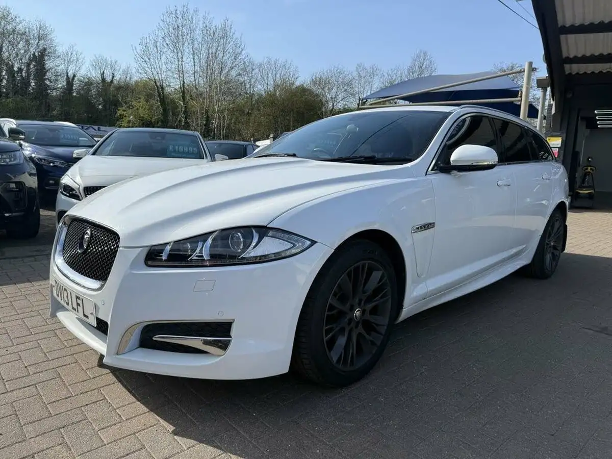 2013-jaguar-xf-22td-200ps-ss-sportbrake-5d-auto-big-4