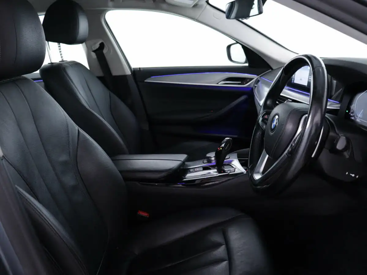 2019-bmw-5-series-20-530e-se-auto-big-30