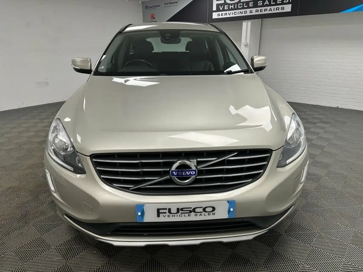2017-volvo-xc60-20td-d4-se-geartronic-big-2