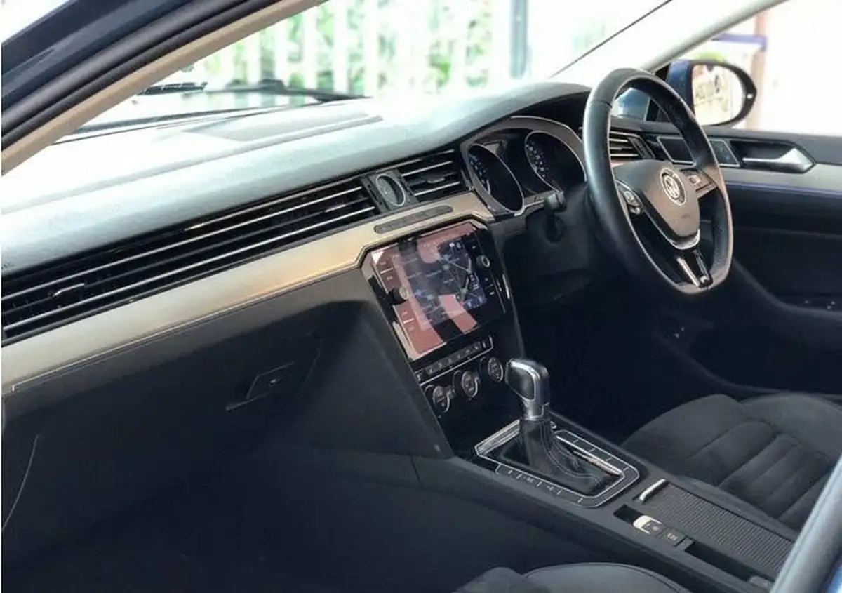 2018-volkswagen-passat-14-tsi-gte-estate-5d-big-38
